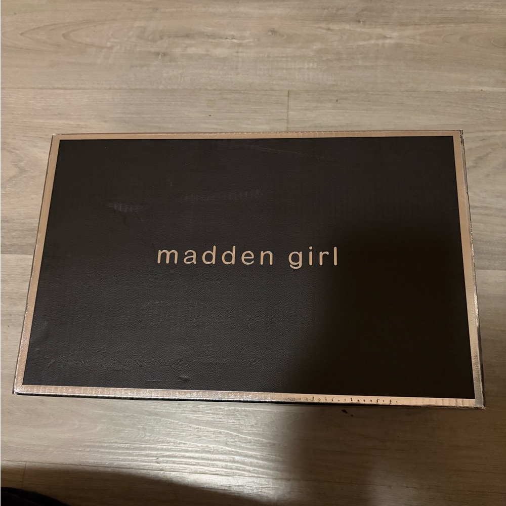 Madden Girl White and Tan Sneakers - Picture 8 of 8